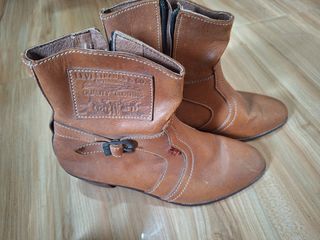 (Category: ) located in . Submitted by denim20 (Listing ID 1443750600, Image 1). Description: .
