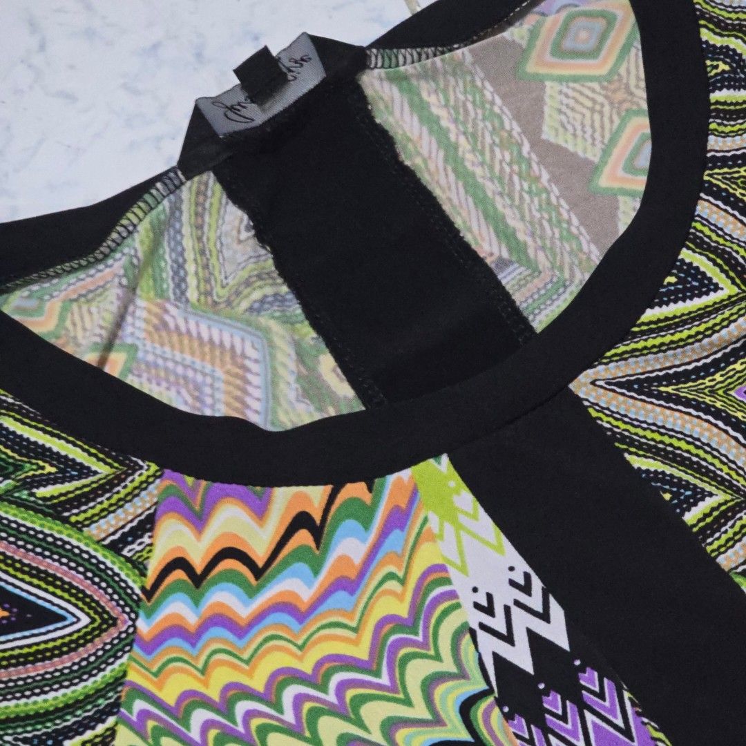 Vintage Multi-Color Abstract Green Blouse (Category: Blouses) located in Bulacan. Submitted by schangs (Listing ID 1443899739, Image 2). Description: size 4L.