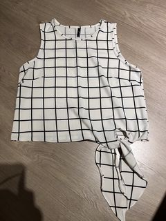 (Category: ) located in . Submitted by joannefashioncloset (Listing ID 1443785522, Image 1). Description: .