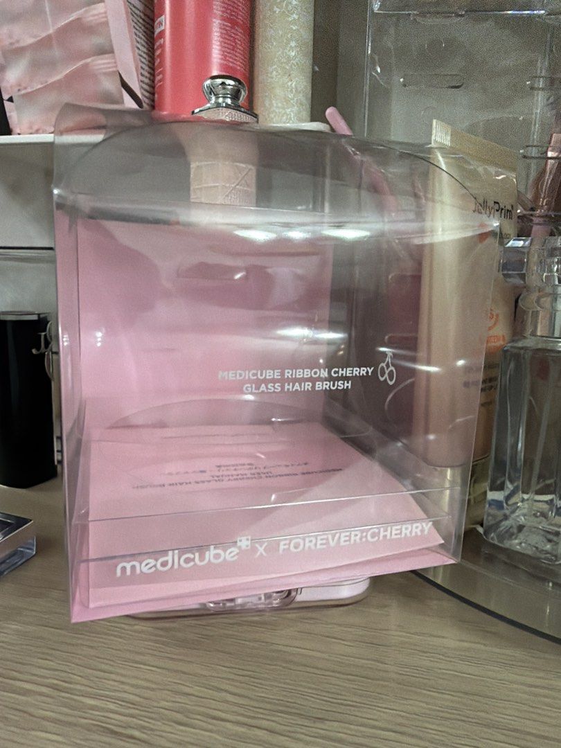 WONYOUNG MEDICUBE x FOREVER CHERRY WITH BOX (Category: Hair) located in Pasay City. Submitted by furuhonyachan (Listing ID 1442467548, Image 3). Description: Few scratches but not noticebale WITH BOX!!.