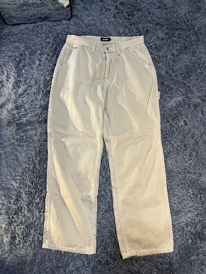 XLARGE Carpenter Pants Tan Size 32 (Category: Jeans) located in Caloocan City. Submitted by leo.noelalonzo (Listing ID 1443720502, Image 2). Description: - XLARGE Tan Carpenter Pants - Size: 32 Waist - Classic XLARGE logo patch on back pocket - Multiple utility pockets - Durable material - Ideal for everyday wear or work.