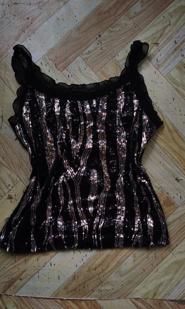 Y2k sequined top (Category: Sleeveless) located in Kidapawan. Submitted by hellxthrift (Listing ID 1443909709, Image 1). Description: Sz S No flaw/s No brand sadly.