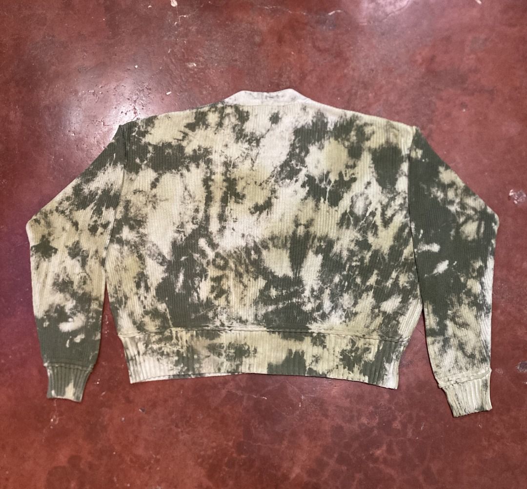 Zara cardigan - tie-dye print (Category: Coats, Jackets and Outerwear) located in Rizal. Submitted by sensorix___ (Listing ID 1443798607, Image 2). Description: This Zara tie-dye green cardigan features a relaxed fit with ribbed details and button fastening DIMENSION 31 WIDTH X 26 LENGHT - INCHES CONDITION - LIKE NEW COLOR RATE - 9 OUT OF 10.