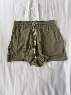 (Category: ) located in . Submitted by celwears (Listing ID 1443767258, Image 1). Description: .