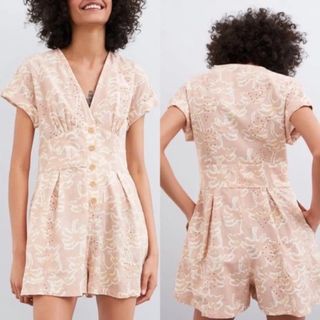 (Category: ) located in . Submitted by iamashopperforclothes (Listing ID 1443817730, Image 1). Description: .