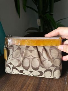 (Category: ) located in . Submitted by tim_wardrobe (Listing ID 1443940459, Image 1). Description: .