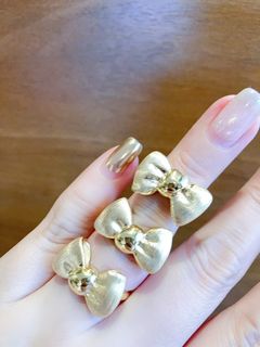(Category: ) located in . Submitted by goldsdiamondjewelryshop (Listing ID 1443913337, Image 1). Description: .
