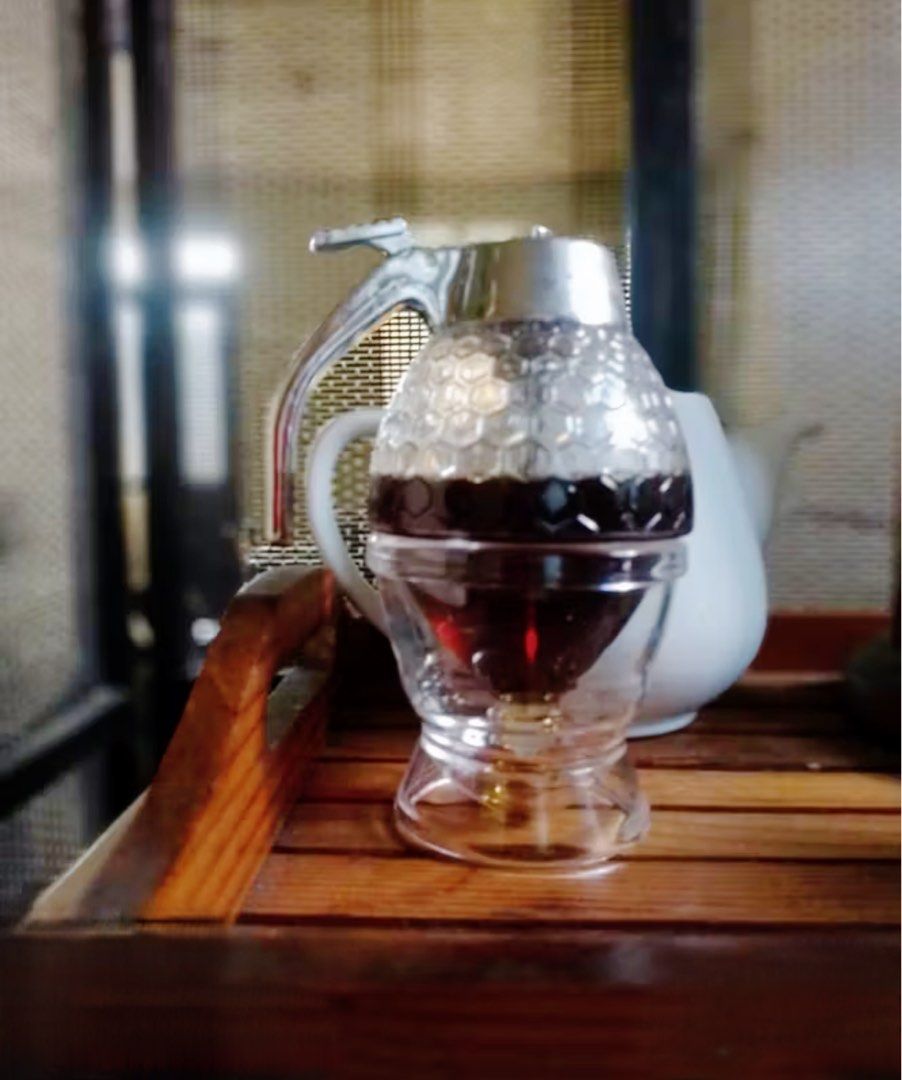 200ml Honey Dispenser / Syrup Dispenser (Category: Other Food & Drinks) located in Trece Martires City. Submitted by jaaadeya (Listing ID 1444083562, Image 3). Description: rfs: this is a duplicate one Shipping: J&T LBC branch pick up or COP cash on pickup Item is paid in advance if Cavite/South area pickup via Lalamove or Grab .