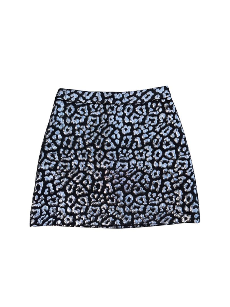Michael Kors Metallic Silver Leopard Jacquard Set (Category: Sets or Coordinates) located in Puerto Princesa. Submitted by 18arc (Listing ID 1444037717, Image 3). Description: MICHAEL Michael Kors Metallic Silver Leopard Jacquard Set Tagged Size: XS Dimensions: Top: L-19 W-15 (inch) Skirt: L-17 W-14 (inch) 3499 only free SF.