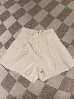 (Category: ) located in . Submitted by dorocloset (Listing ID 1444020569, Image 1). Description: .