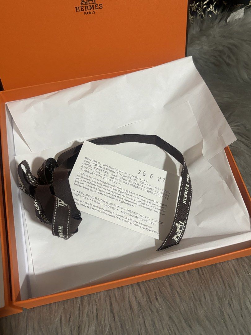 ✅ Authentic Hermes Kelly Belt Box (Category: Luxury Accessories) located in Quezon City. Submitted by box.luxebycheng (Listing ID 1443966336, Image 2). Description: ✅ 900 each ✅ comes with ribbon and other papers ❌ firm price.