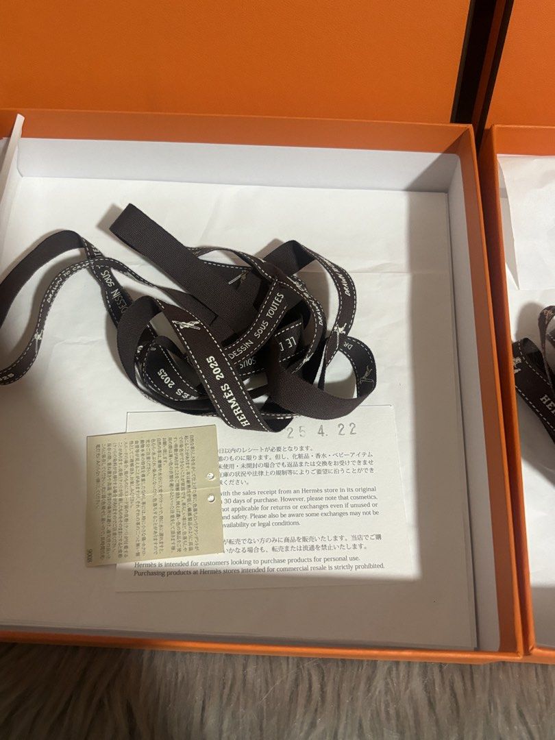 ✅ Authentic Hermes Kelly Belt Box (Category: Luxury Accessories) located in Quezon City. Submitted by box.luxebycheng (Listing ID 1443966336, Image 3). Description: ✅ 900 each ✅ comes with ribbon and other papers ❌ firm price.