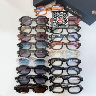 (Category: ) located in . Submitted by sunglasses.versionsale (Listing ID 1444052257, Image 1). Description: .