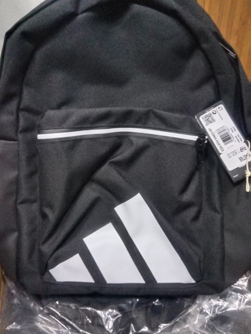 Adidas backpack lifestyle (Category: Backpacks) located in Caloocan City. Submitted by ShopPlus (Listing ID 1444106758, Image 3). Description: brandnew original adidas backpack maypajo caloocan cod ,delivery and meet up original price 1600 550 only.