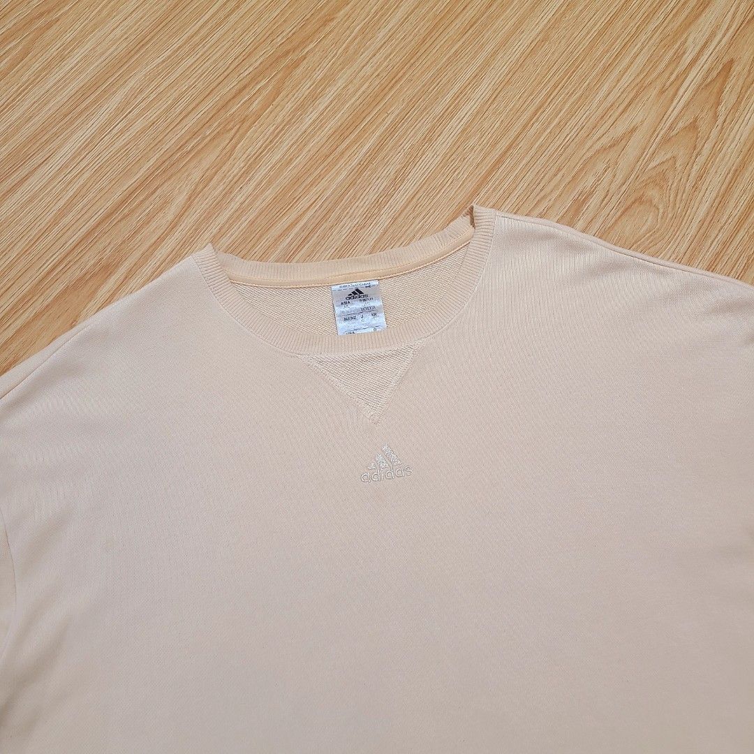 Adidas Crewneck Sweatshirt Beige (Category: Coats, Jackets and Outerwear) located in Quezon City. Submitted by mofinds.ph (Listing ID 1444034072, Image 3). Description: Size: Large DIMES: 24x29 Condition:Excellent/Great condition MOP:BPI DELIVER: LALAMOVE OR J&T Meetup/Pick-up: Victoria Tower D, Mother Ignacia Ave., Brgy. Paligsahan, Diliman, Quezon City.