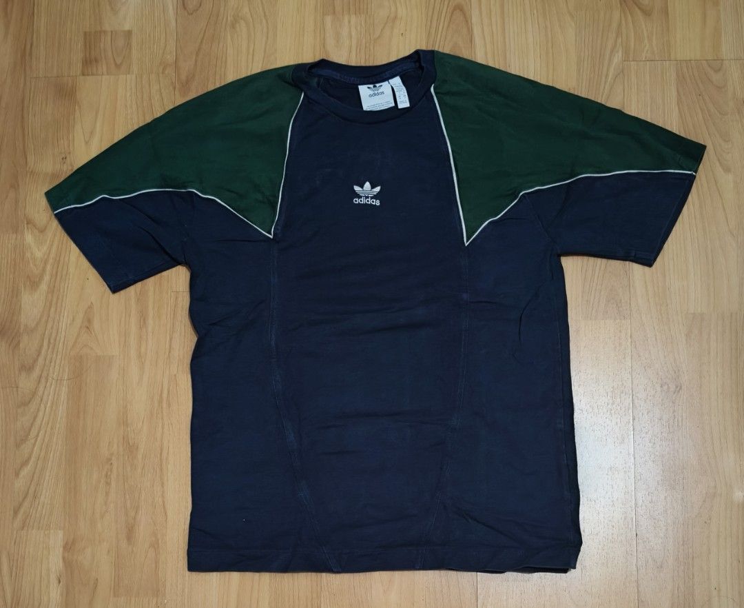 Adidas Trefoil T-shirt (Category: Tshirts & Polo Shirts ) located in Taguig. Submitted by selloutfast (Listing ID 1444020029, Image 1). Description: 370 pesos W - 19.5" L - 27.5" - Classic design Adidas T-shirt.