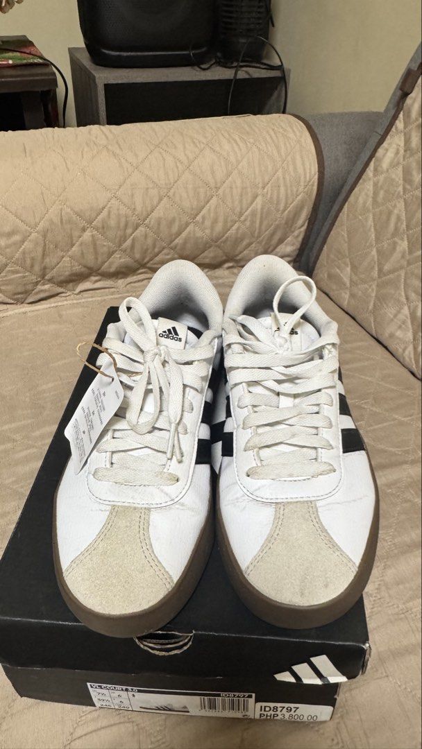 Adidas VL Court 3.0 (Category: Sneakers) located in Pasay City. Submitted by mdvlhx (Listing ID 1443938150, Image 2). Description: rfs decluttering Manila/cavite area meet up.