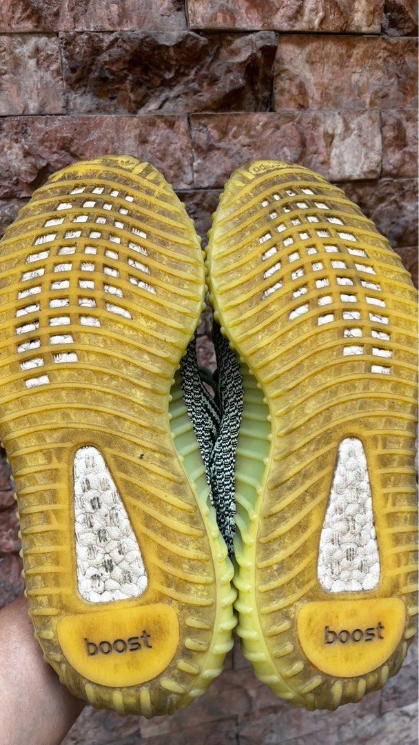 Adidas yeezy neon green (Category: Sneakers) located in Tanza. Submitted by tresmariasboutique (Listing ID 1444109886, Image 3). Description: Original 24.5 cm No inclusion.