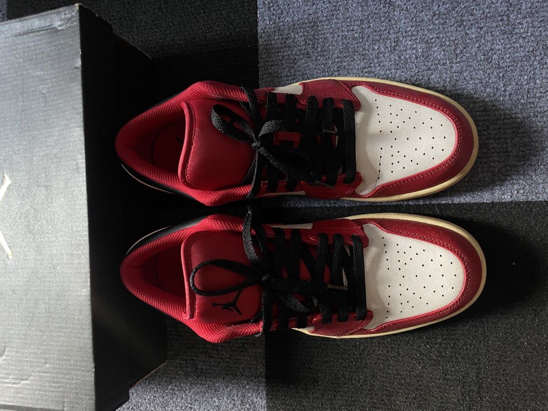 Air Jordan 1 Low OG "Bulls" (Category: Sneakers) located in Pasig City. Submitted by flamecloset (Listing ID 1443998768, Image 2). Description: - Air Jordan 1 Low OG Chicago - Size: US 9.5 - Includes original box - Iconic Chicago Bulls colorway - Essential addition to any sneaker collection - Feel free to ask any questions! - 100% legit.