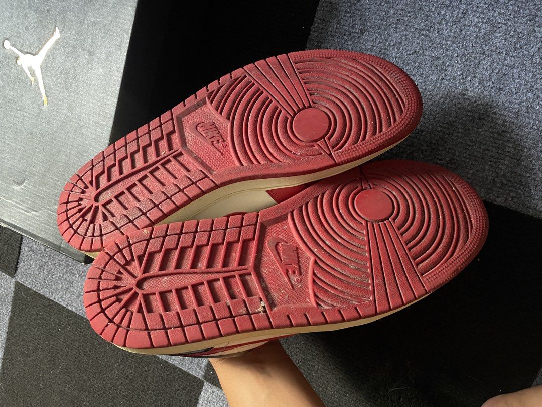 Air Jordan 1 Low OG "Bulls" (Category: Sneakers) located in Pasig City. Submitted by flamecloset (Listing ID 1443998768, Image 3). Description: - Air Jordan 1 Low OG Chicago - Size: US 9.5 - Includes original box - Iconic Chicago Bulls colorway - Essential addition to any sneaker collection - Feel free to ask any questions! - 100% legit.