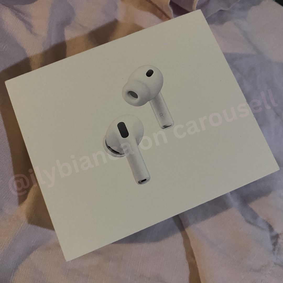 new apple airpods pro 3 (Category: Earphones) located in Quezon City. Submitted by ilybianca (Listing ID 1444073884, Image 3). Description: authentic apple airpods pro 3 (2025) - 12k (14,990 original price) - comes w/ ear tip sizes - sound quality is vv good and active noise cancellation ANC works - comes with box, no charger - girl owned - bought APRIL 2026 from apple flagship - not negotiable because its very neww rfs: dont use - lalamove/j&t o
