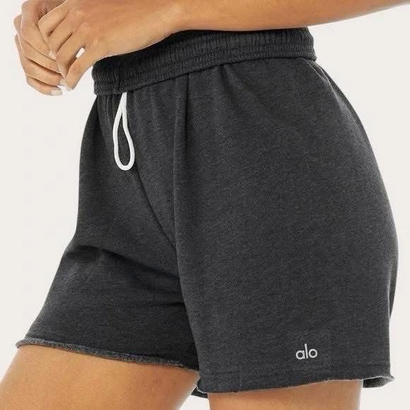 Alo Yoga Sweat Short (Category: Activewear) located in Cabuyao City. Submitted by saucycloset (Listing ID 1444023634, Image 1). Description: Alo Yoga Sweat Short Size : Medium Dimes : 28-32W 16L 13H Condition : Excellent Issue : cut tag Price : 450 📍Cabuyao Laguna.