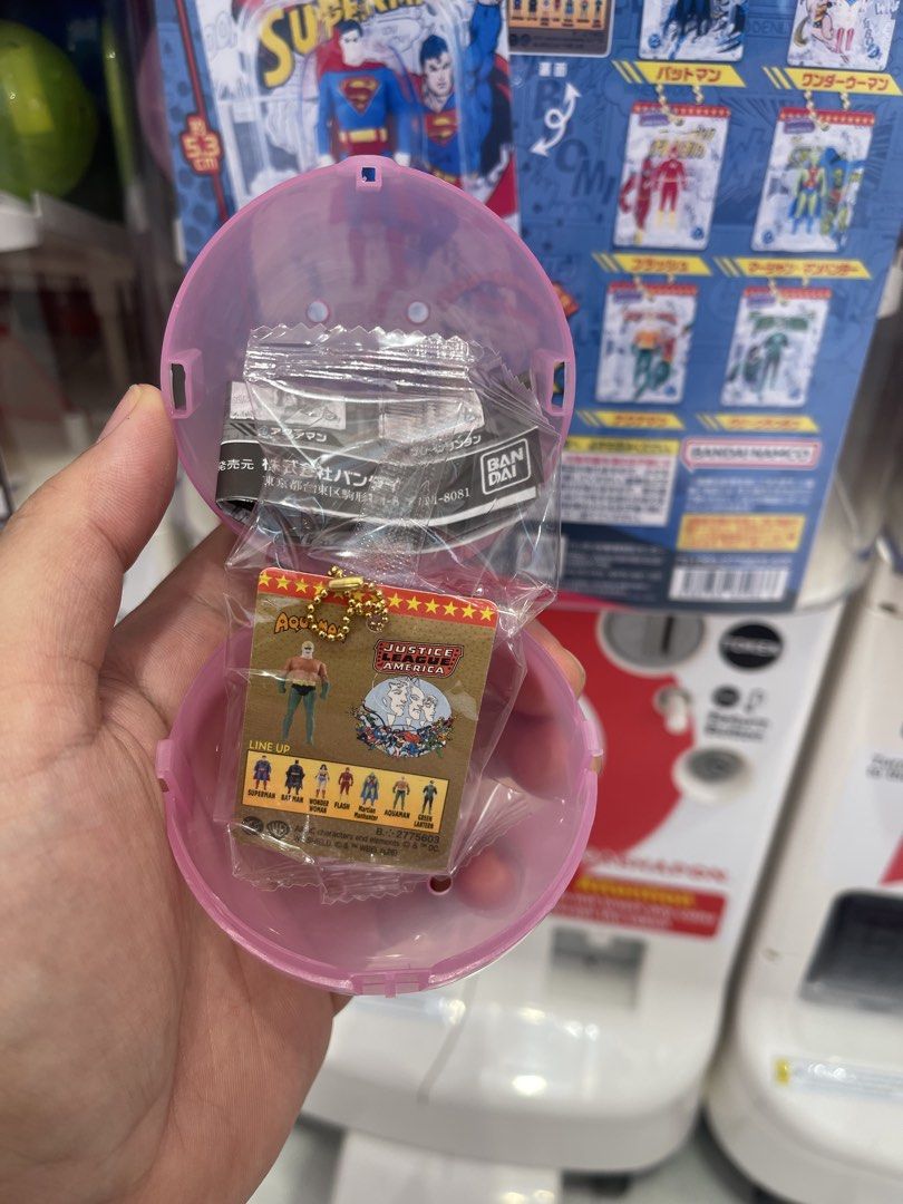 Aqua man justice league bandai gashapon keychain mini action figure (Category: Figurines & Statues) located in Quezon City. Submitted by kingcurator (Listing ID 1444033411, Image 2). Description: Aquaman justice league bandai gashapon keychain mini action figure.