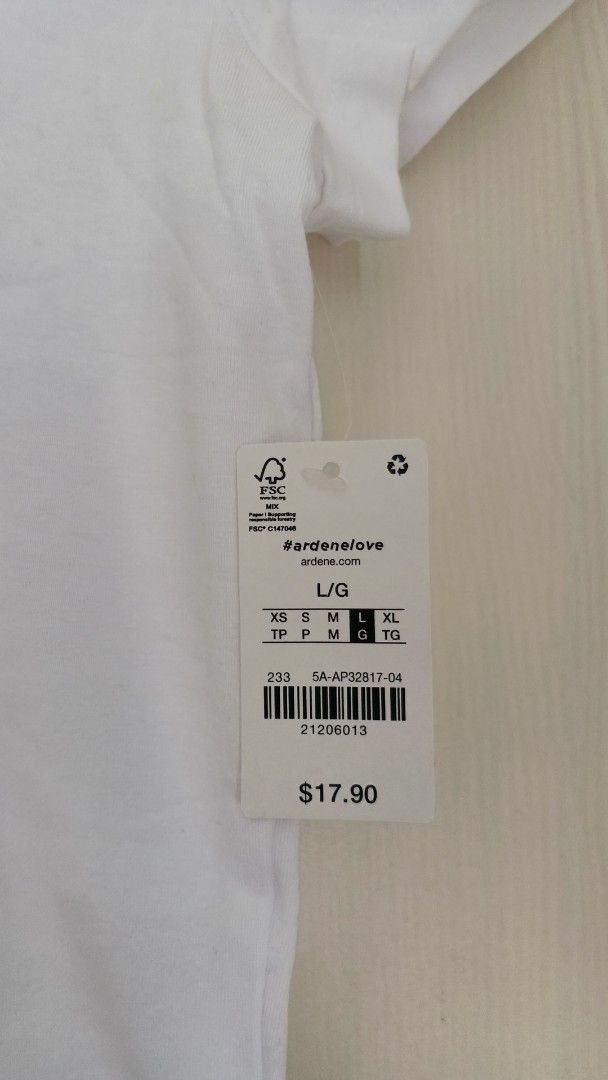 Ardene White Cropped Polo Shirt (Category: Blouses) located in Marikina City. Submitted by cheantone (Listing ID 1443972429, Image 3). Description: Bust | 19" Shoulder | 16" Length | 20".