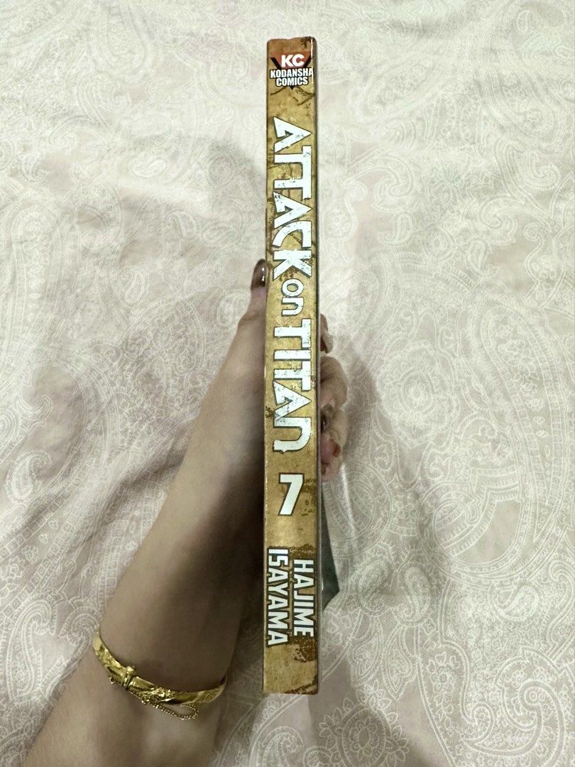 ATTACK ON TITAN Vol 7 manga aot (Category: Comics & Manga) located in Quezon City. Submitted by m.heart (Listing ID 1444061918, Image 3). Description: 📚 Attack On Titan English Manga - Volume 7 (Kodansha Comics Official Publisher) 💸‼️SALE Price: ₱280 (NEGOTIABLE) 💸 OG price: ₱528 📌 Condition: like NEW, bought then kept on shelf, no visible damage. RFS: decluttering, need of funds MOP: GCASH payment only MOD: Grab / Lalamove 🛵 Shipping fee sh