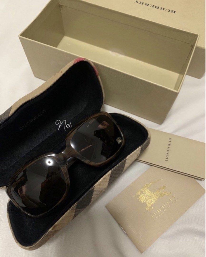 Authentic BURBERRY Sunglass (Category: Luxury Accessories) located in Cavite. Submitted by trendydotnet (Listing ID 1444049302, Image 1). Description: READ BELOW! SWIPE➡️ PHOTO DETAILS 🔍ITEM GUARANTEED 💯% AUTHENTIC Authentic BURBERRY Sunglass with Box, hard case and Authenticity Card -Box and hard case have flaws due to storage - Sunglass Excellent Condition - Minimal Hairline - Normal signs of wear only since its preloved **Color may vary due 