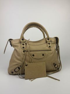 (Category: ) located in . Submitted by _thriftgallery (Listing ID 1444036528, Image 1). Description: .