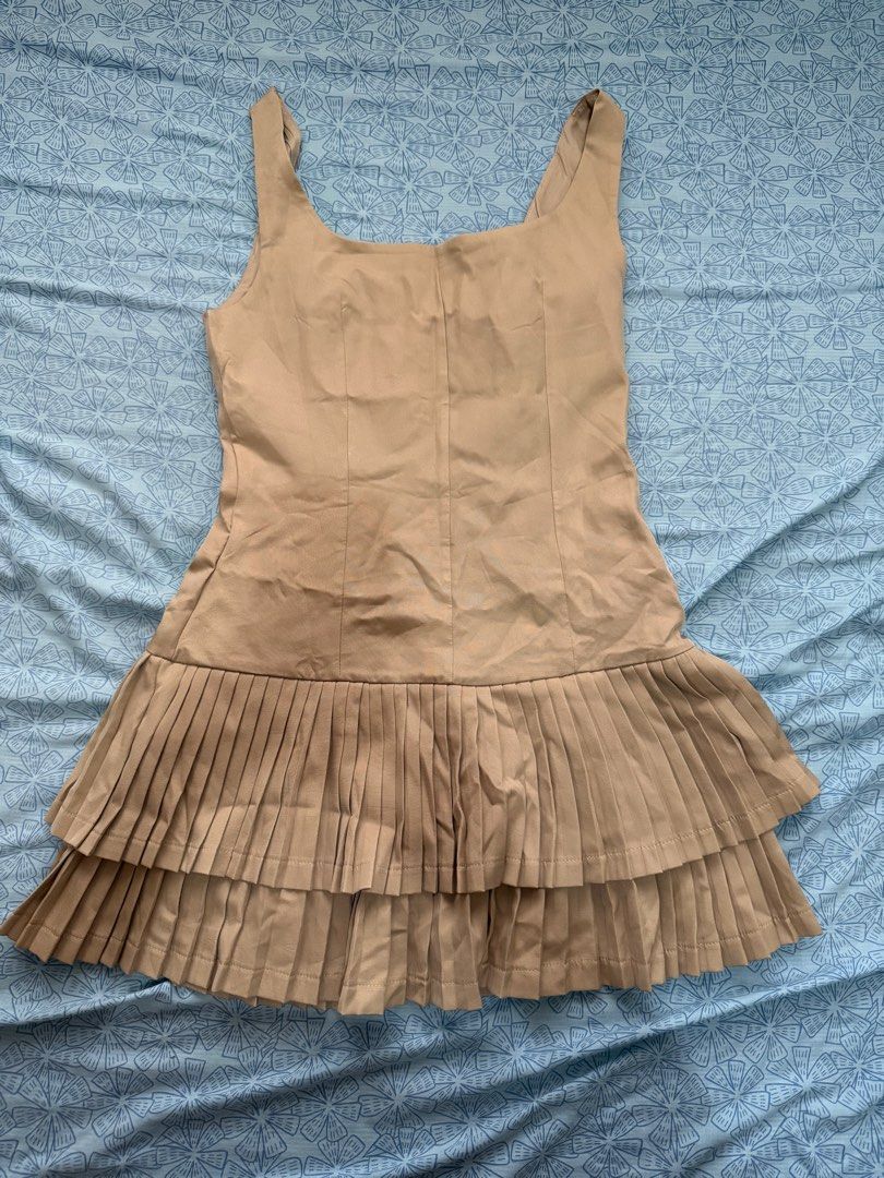 Bangkok September pleated dress (Category: Dresses) located in Angeles City. Submitted by sofab.clothes (Listing ID 1444008576, Image 2). Description: Size: Small, waist - 26-28 Used once Super high quality.