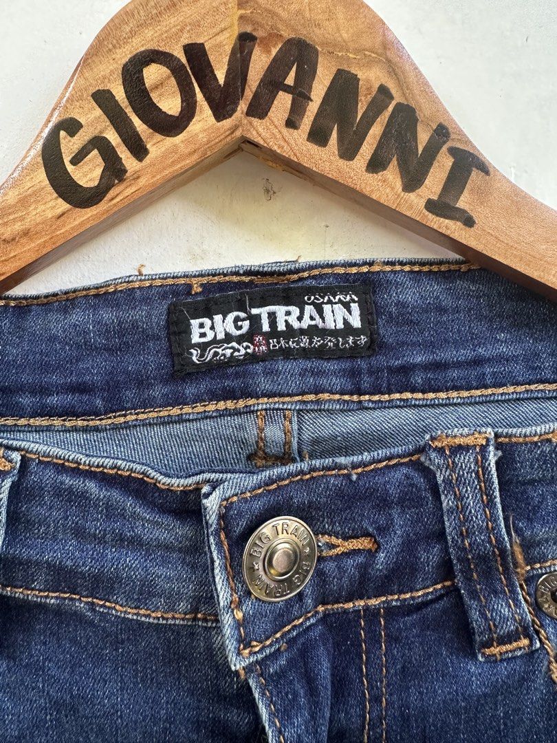 Big Train Y2k jeans (Category: Jeans) located in Ozamiz City. Submitted by quick_done_deals (Listing ID 1443959933, Image 3). Description: 🛒 ** Big Train jeans** 💯 Excellent Condition 📐 Dimes: Length: 41 Waist: 32 Leg Opening: 6.5 🔍 Issue: None 🎨 Color Rate: 9.5 / 10.