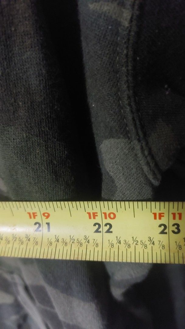 Black belt surfing (Category: Coats, Jackets and Outerwear) located in San Juan City. Submitted by 1clickpick (Listing ID 1444010914, Image 3). Description: W 23 L 27.
