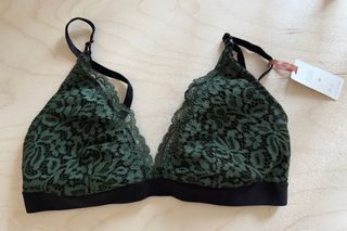 (Category: ) located in . Submitted by ashesss (Listing ID 1443935113, Image 1). Description: .