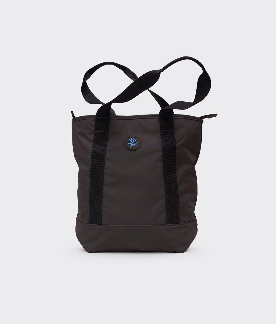 Crumpler Caucus Tote in Dark Brown (Category: Tote Bags) located in Pasig City. Submitted by joeethangs (Listing ID 1443964466, Image 1). Description: Bought this in Australia—currently a sold out colorway. RFS: Decluttering, not being used.