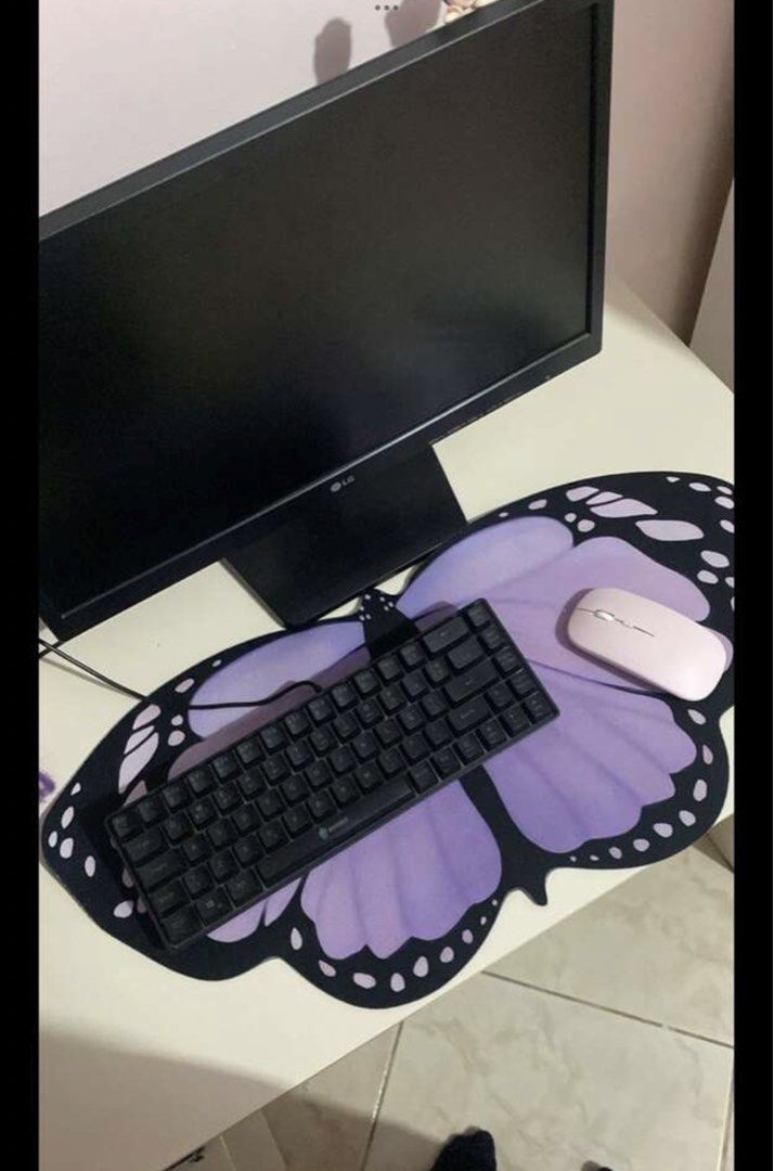 Butterfly Desk/Mousepad (Category: Mouse & Mousepads) located in Manila. Submitted by kellemirah (Listing ID 1444051516, Image 1). Description: .