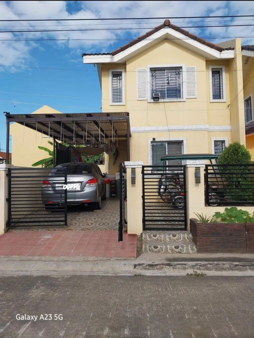 Camella Provence Malolos, Bulacan (Category: House & Lot) located in General Trias. Submitted by jonaronskyeadi (Listing ID 1444044587, Image 1). Description: 3M - 77 LA, 52 FA - 2-storey - 2 bedrooms - 1 toilet n bath - 1 car parking with canopy - quiet neighborhood - landscaped community - with sports amenities, swimming pool and clubhouse - 5 mins away from Vistamall and Cabanas - 10 to 15 mins away from other malls, supermarkets, schools, hos