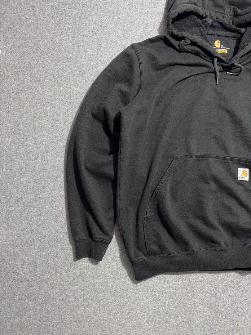 Carhartt Hooded sweatshirt (Category: Coats, Jackets and Outerwear) located in Talisay. Submitted by bugzham (Listing ID 1443940474, Image 3). Description: .