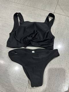 (Category: ) located in . Submitted by shopdockriscloset (Listing ID 1443968280, Image 1). Description: .
