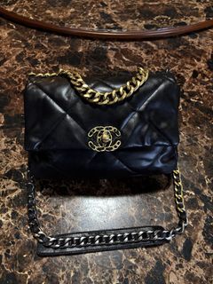 (Category: ) located in . Submitted by uniquelybags (Listing ID 1444015105, Image 1). Description: .