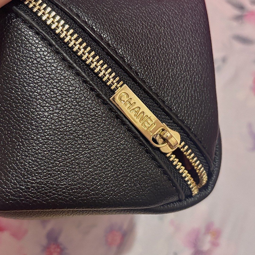 LP POSTED. chanel gwp makeup vanity bag ♡ (Category: Luxury Bags & Wallets) located in Las Pinas. Submitted by totesarchive (Listing ID 1444063100, Image 3). Description: THIS IS THE LAST PRICE. LOWBALLERS WILL BE IGNORED chanel gwp makeup vanity bag ♡ no issues, as is from usa, free from nordstrom.