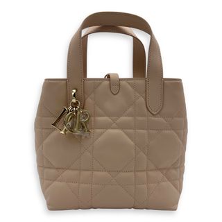 (Category: ) located in . Submitted by carousellluxury (Listing ID 1424572724, Image 1). Description: .