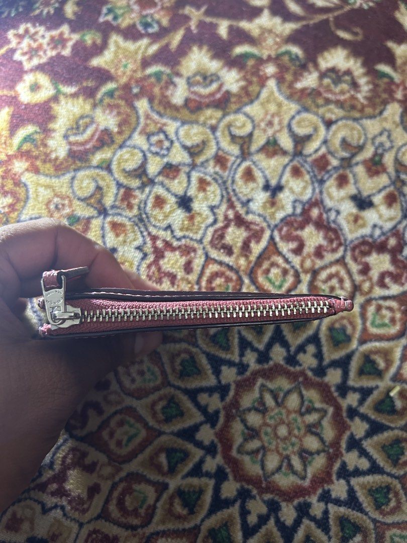 Coach (Category: Wallets & Card holders) located in Chemor. Submitted by kabanstore_ (Listing ID 1443982421, Image 3). Description: Assalamualaikum hye wallet untuk dijual condition insyallah puas hati lihat gambar untuk lagi puas hati 😀 Posto S/M:Rm10.00 S/S:Rm15.00.
