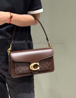 (Category: ) located in . Submitted by fashion.luxe (Listing ID 1443947918, Image 1). Description: .