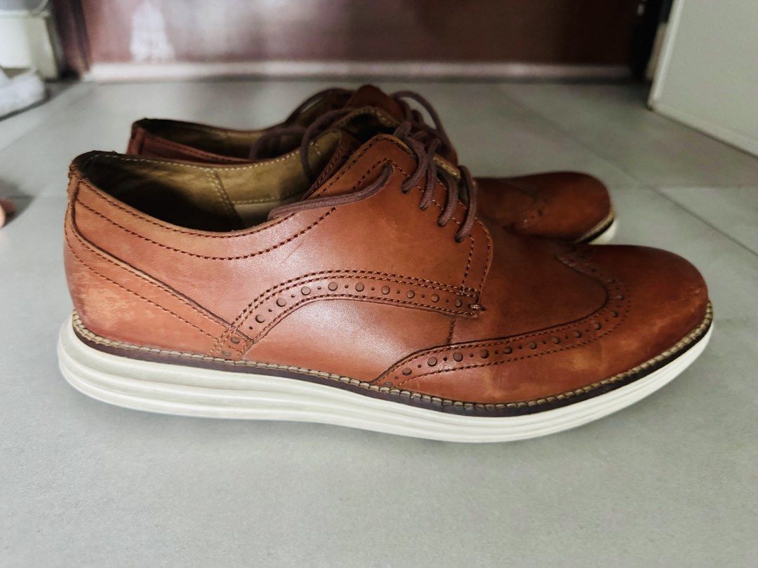 Cole Haan (Category: Dress Shoes) located in Makati City. Submitted by reallyGoodfinds (Listing ID 1443934162, Image 3). Description: pair only size 8.5 no sole seps.