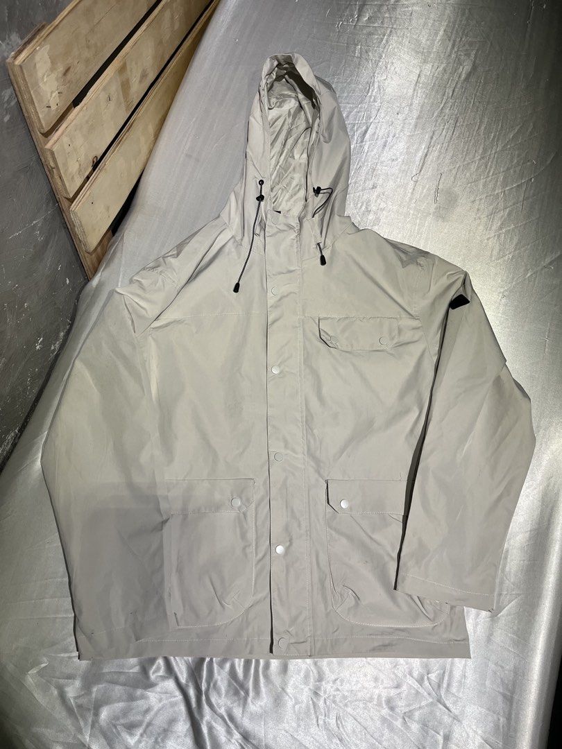 Cream Hiking Jacket 3XL (Category: Coats, Jackets and Outerwear) located in Manila. Submitted by stoofly (Listing ID 1444024940, Image 1). Description: Size 3XL (fits on XL) Brand New 10/10 condition Price slightly nego All details are on the pics.