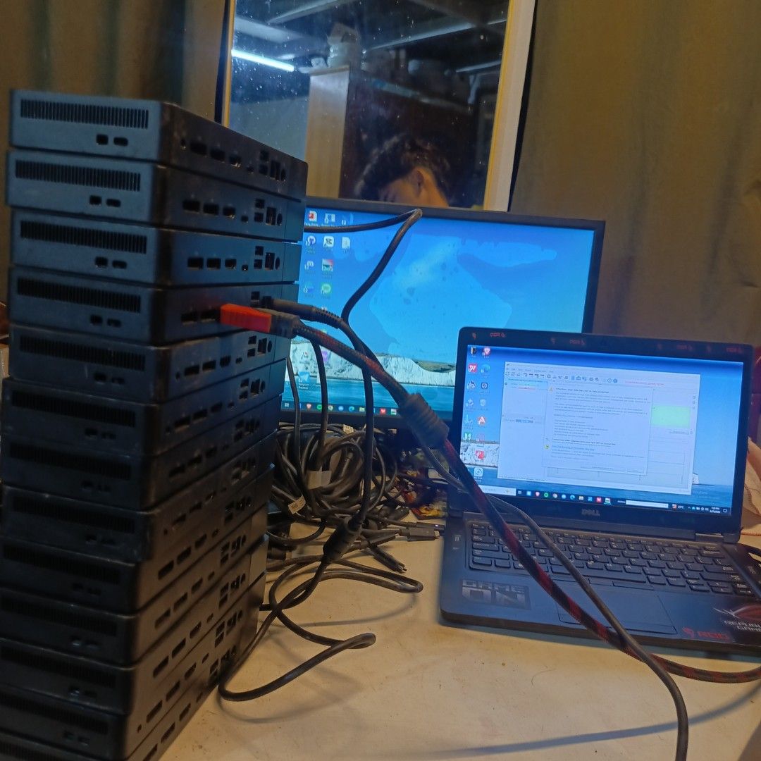 Dell Docking Station with USB-C Cable (Category: Cables & Adaptors) located in Caloocan City. Submitted by malotomark55362 (Listing ID 1444030083, Image 2). Description: - Dell USB-C Docking Station - Expands your laptop's connectivity options - Compatible with many Dell laptops - Includes USB-C cable - Multiple units available - Please check photos for item condition - Feel free to ask any questions.