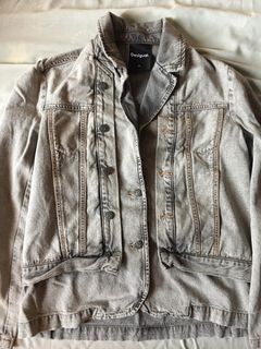 (Category: ) located in . Submitted by justhrifted (Listing ID 1443912450, Image 1). Description: .
