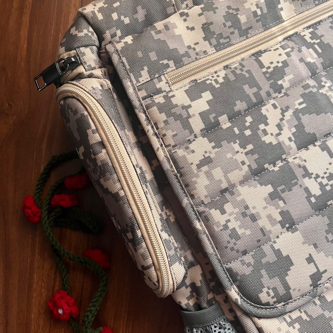 Digi Camo Laptop Backpack Bag (Category: Luxury Bags & Wallets) located in Manila. Submitted by stackorstarve (Listing ID 1443944158, Image 3). Description: Socko Backpack Bag with Inside Laptop Holder Large Compartment - No Issues - Excellent Condition - ₱2500 DM FOR MORE DETAILS.